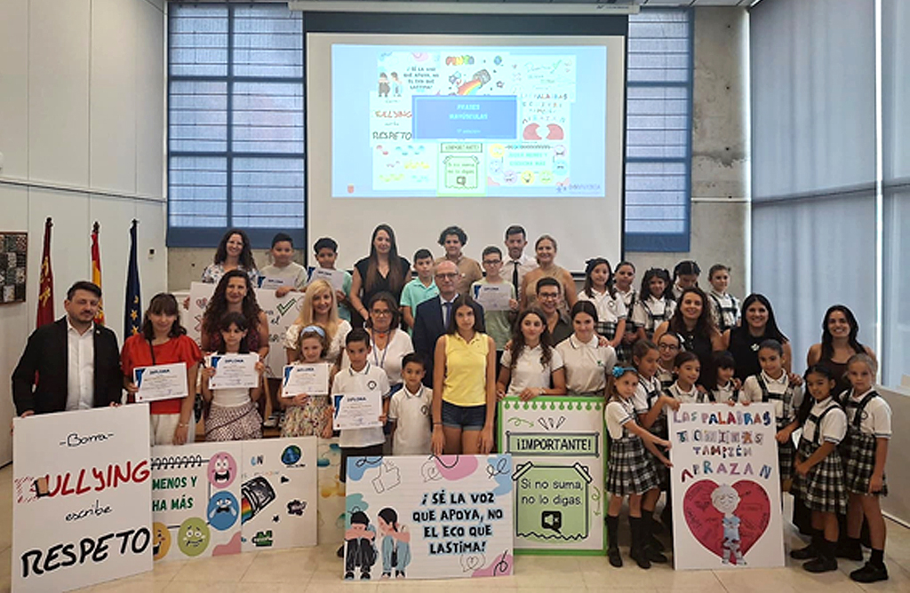 El CEIP Luis P�rez Rueda, premiado en la V edici�n del concurso �Frases may�sculas�